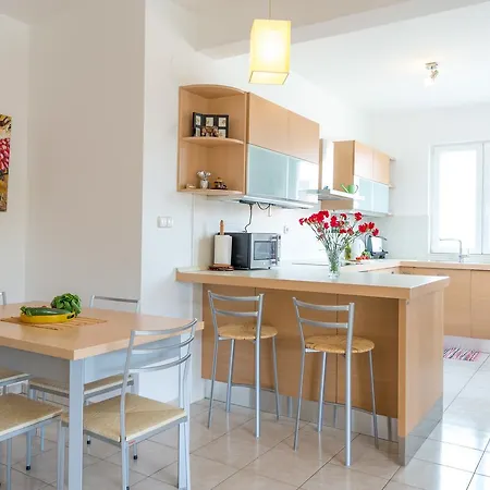Sea View Solitudo شقة